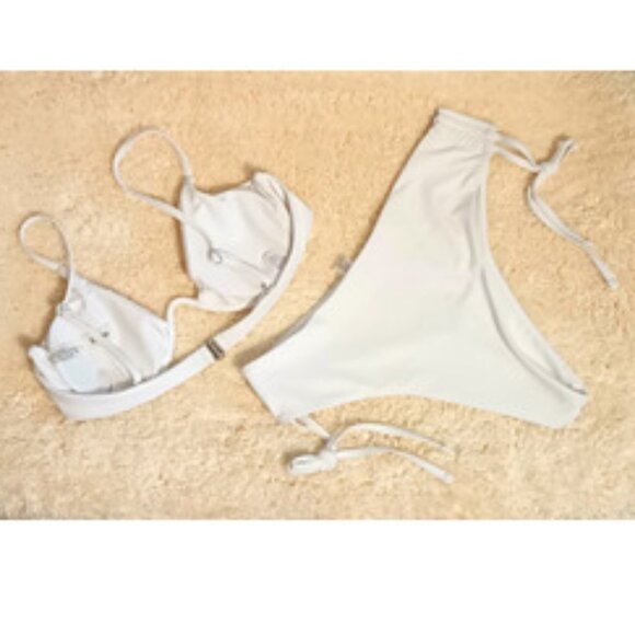 NWOT~ SHEIN 2 Piece Bikini Set Underwire Halter Triangle Bra & Hipster Bottoms - Picture 2 of 11